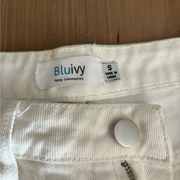 Blu Ivy Young Contemporary White Denim Cut Off Shorts SMALL - Picture 6 of 9